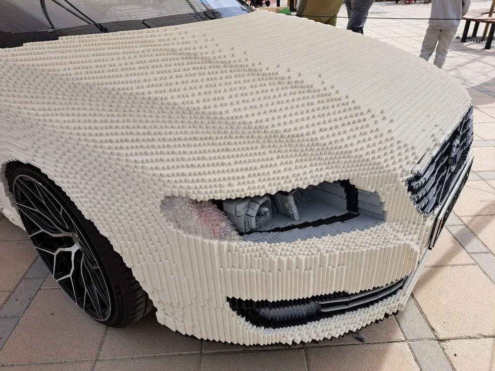 fron sideway view of lego volvo v70 David Gustafsson