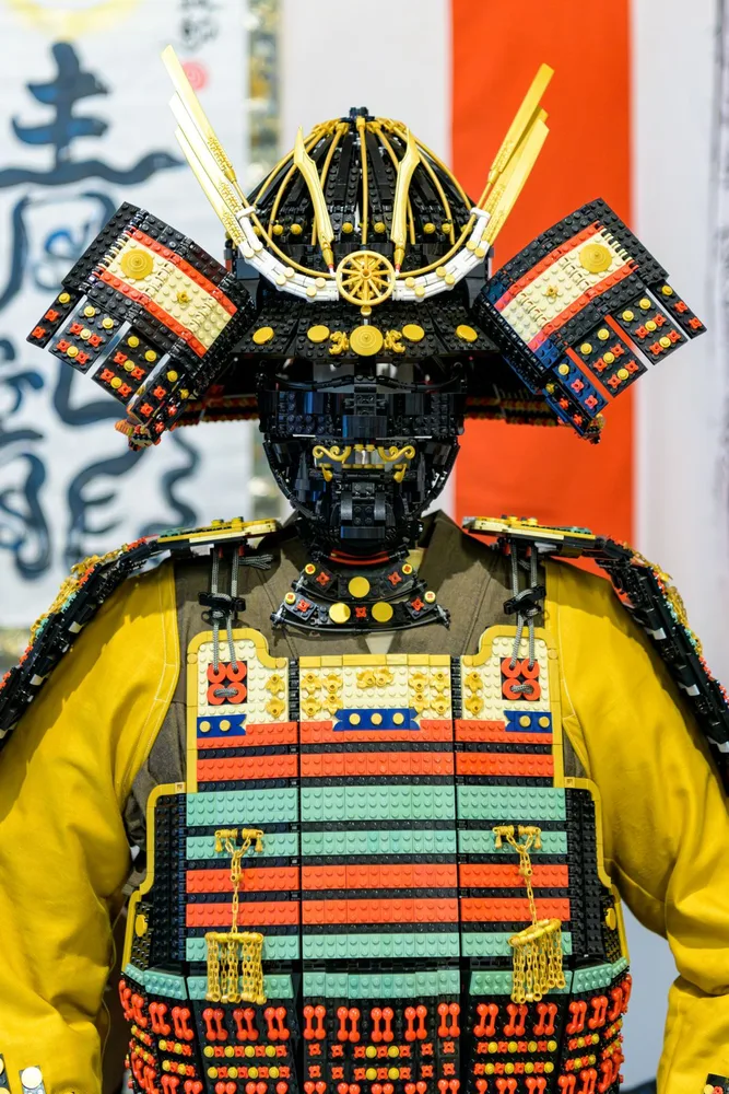 Armatura Samurai - Andrea Montuori Andrea Montuori's Lego Samurai armor creation with a Kabuto helmet and Menpo mask