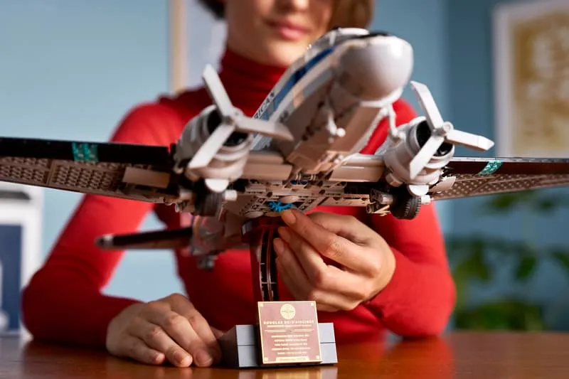 Douglas™ DC-3™ PAN AM® Airliner gallery view 9