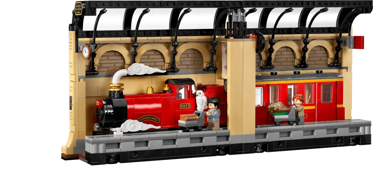 Assembled Hogwarts Express Book Nook, angled view.