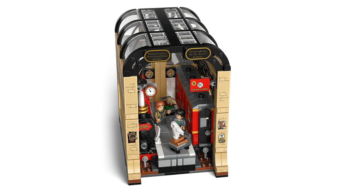 Overhead view of the Hogwarts Express Book Nook interior.