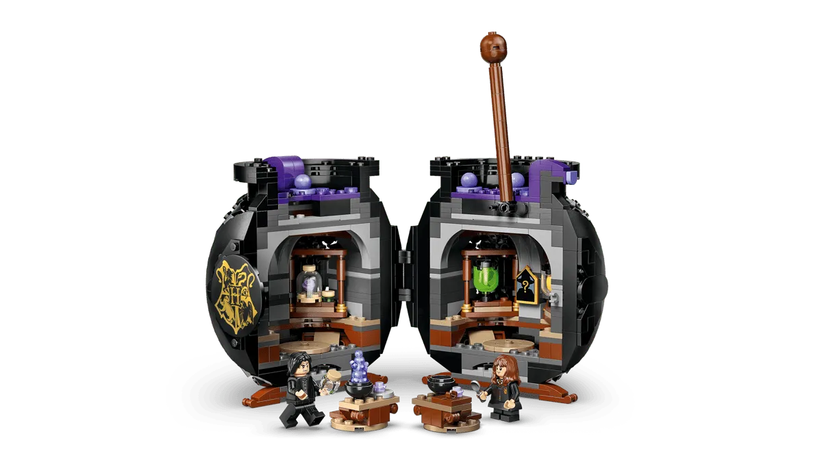 Open cauldron with minifigures.