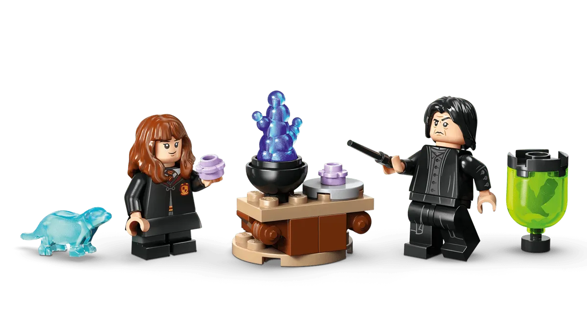 Minifigures and potion accessories.