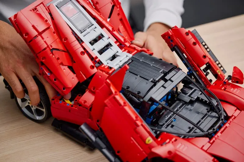 LEGO Ferrari Daytona SP3 42143-1 gallery view 5