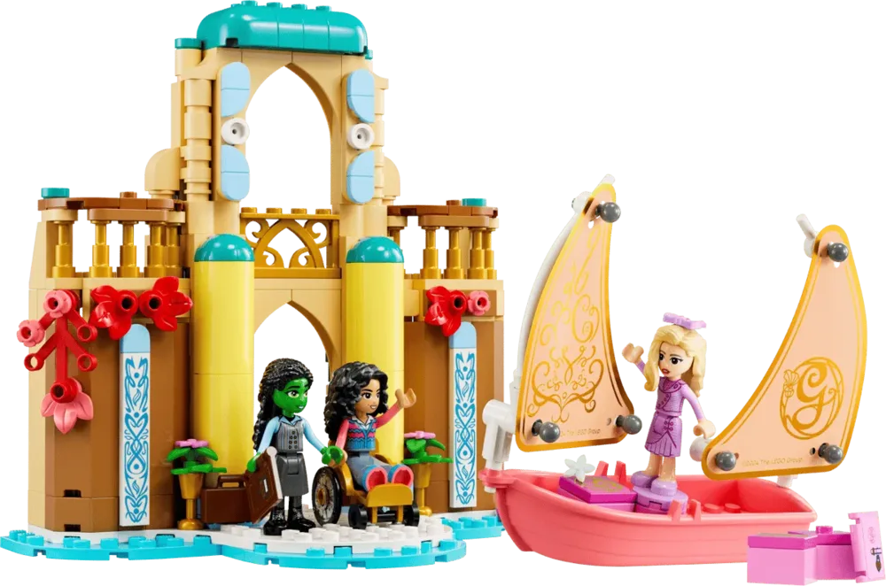 Shiz minifigs and boat.