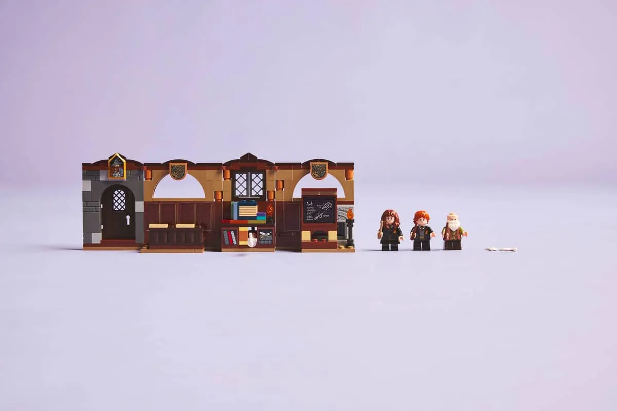 Unfolded Charms Class and minifigures.