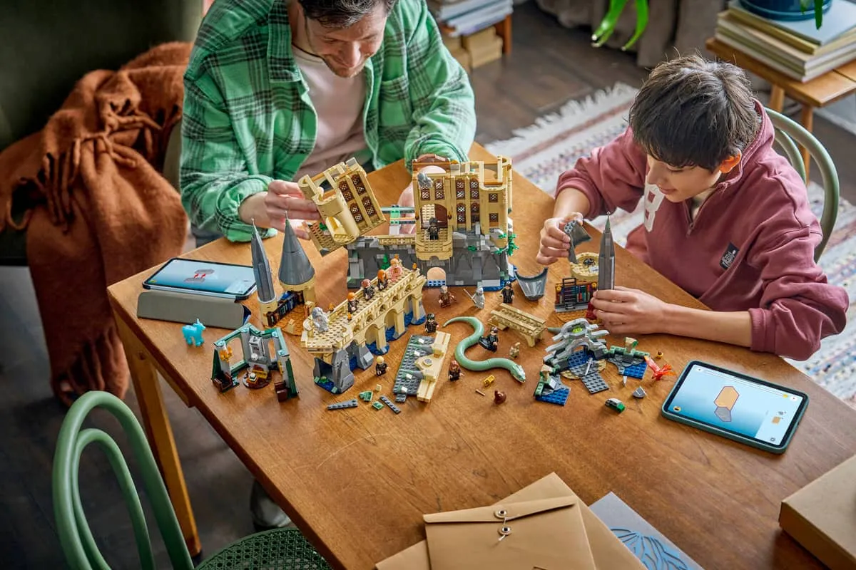 Collaborative building experience