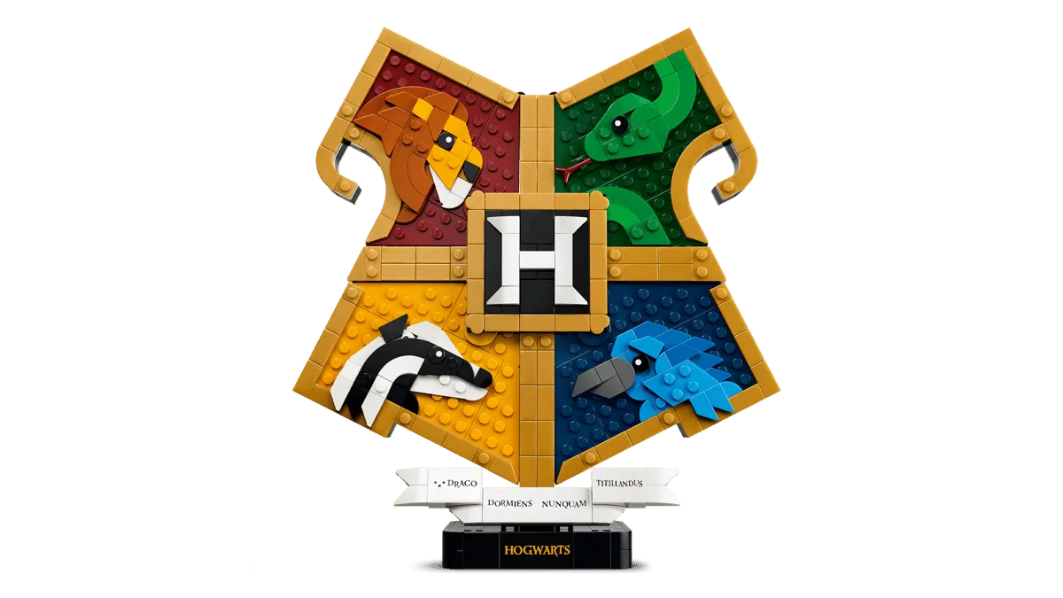 Assembled crest detail
