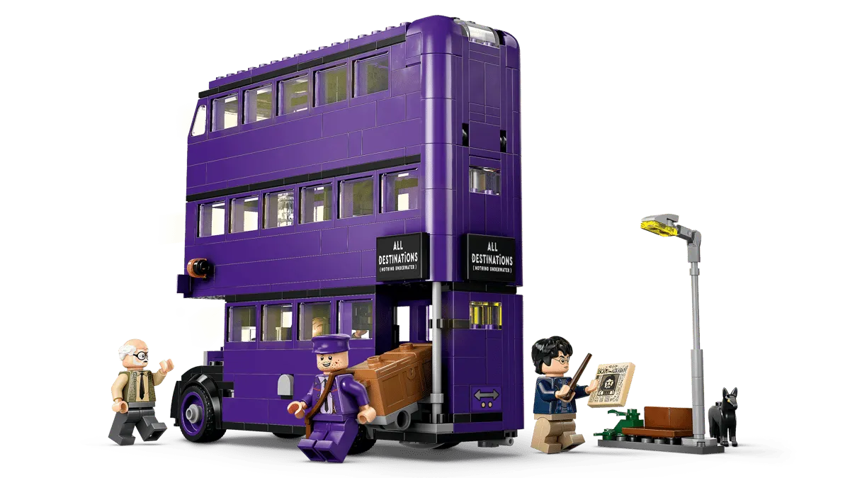 Knight Bus rear with minifigures.