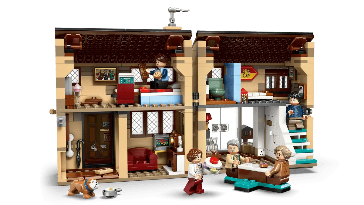 Side view of LEGO 4 Privet Drive with Aunt Marge.