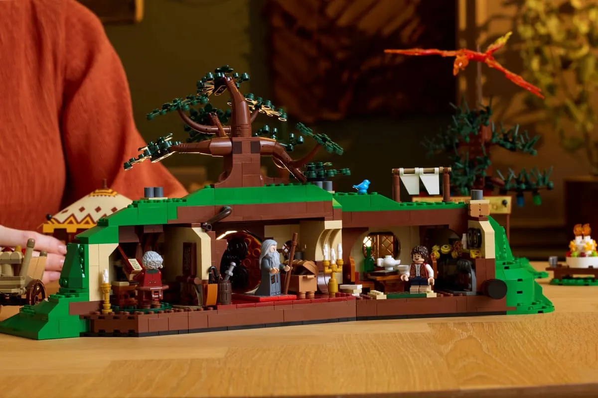 Gandalf and Bilbo inside Bag End.