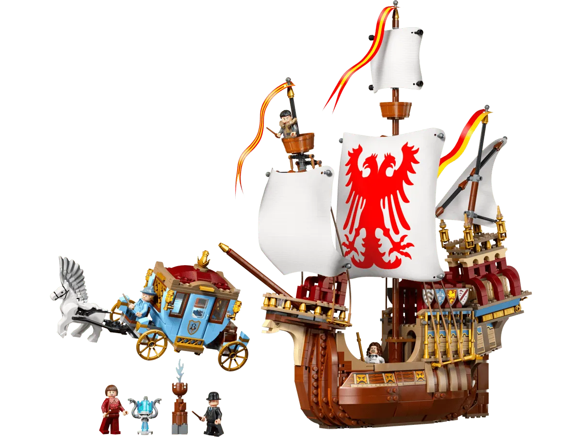 Ship, carriage, and minifigures.