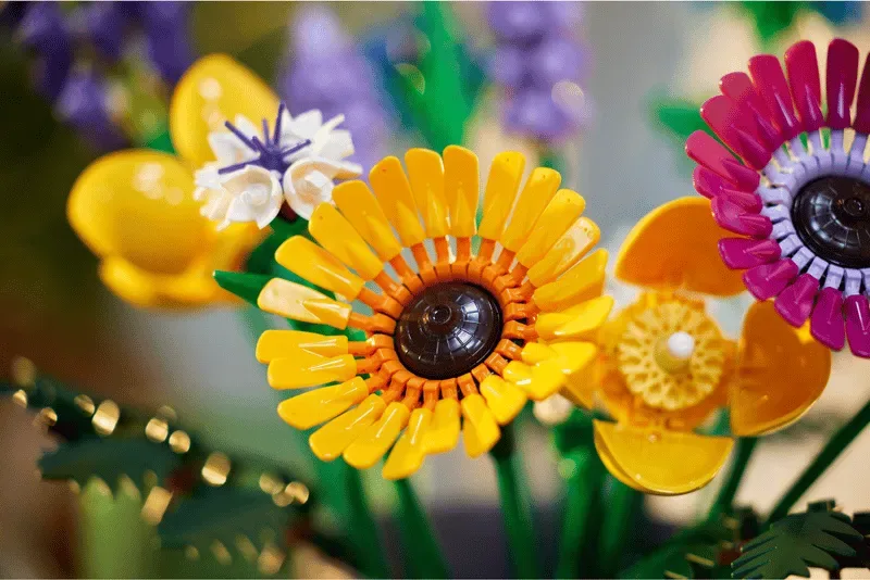 Close-up of bouquet details.