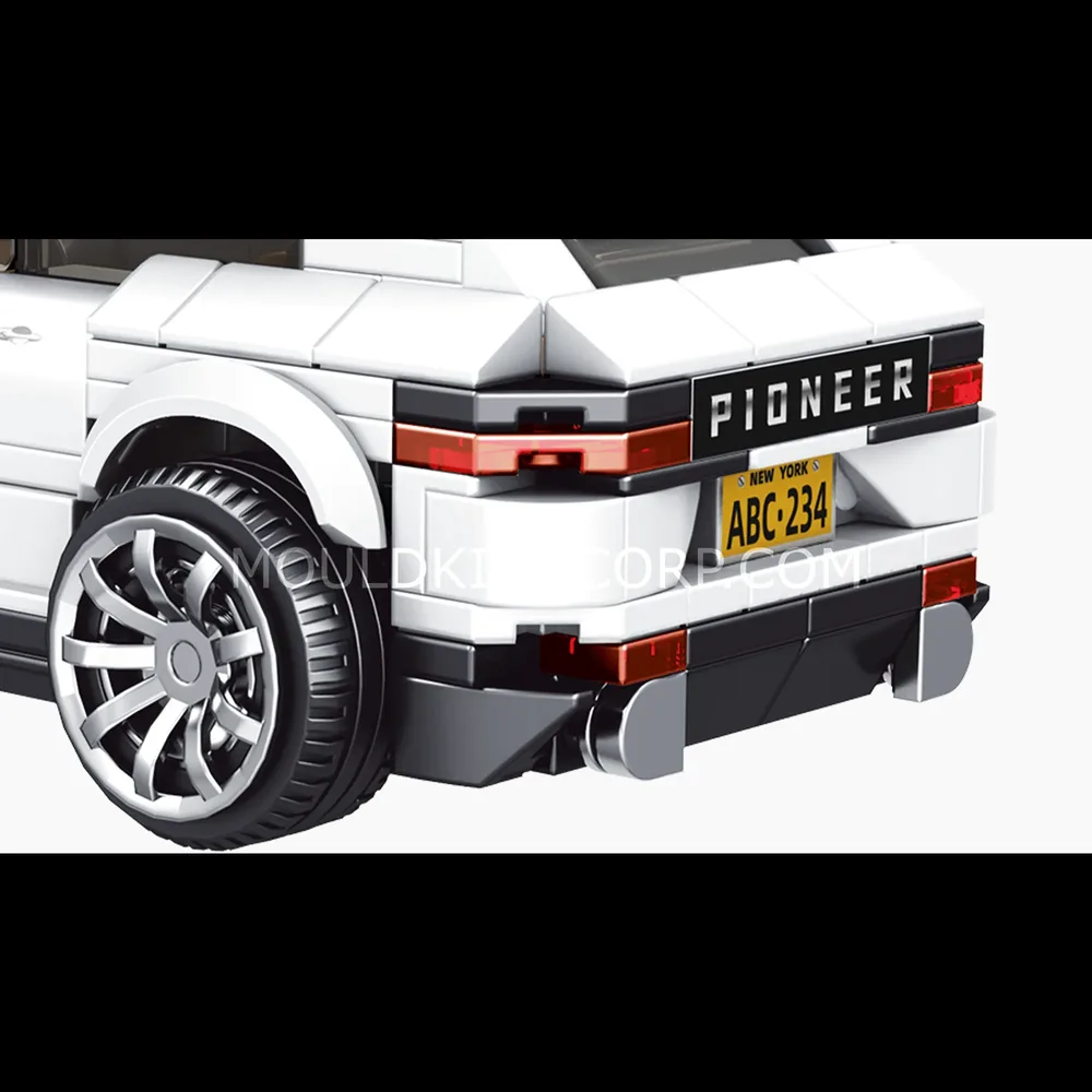 Mould King Cayenne rear view.