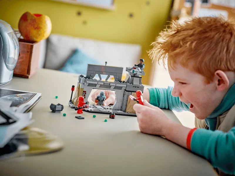 Paz Vizsla™ and Moff Gideon™ Battle gallery view 7